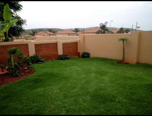 2 BEDROOM APARTMENT FOR SALE IN NOORDHEUWEL